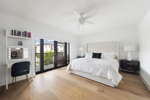 Adosado en venta en North Miami, Florida, 2 dormitorios, 119.1 m2 № 1877560 - foto 15