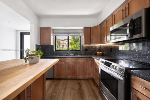 Adosado en venta en North Miami, Florida, 2 dormitorios, 119.1 m2 № 1877560 - foto 7