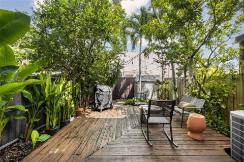 Adosado en venta en North Miami, Florida, 2 dormitorios, 119.1 m2 № 1877560 - foto 24