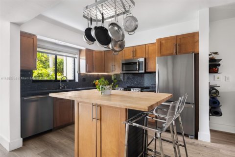 Adosado en venta en North Miami, Florida, 2 dormitorios, 119.1 m2 № 1877560 - foto 5