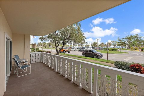 Condominio en venta en Saint Petersburg, Florida, 1 dormitorio, 85.75 m2 № 1542535 - foto 18