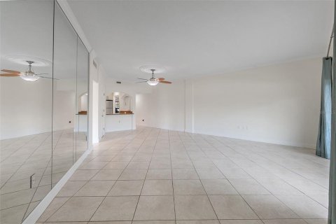 Condominio en venta en Saint Petersburg, Florida, 1 dormitorio, 85.75 m2 № 1542535 - foto 8