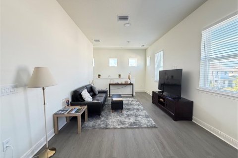 Снять в аренду квартиру в Орландо, Флорида 5 комнат, 83.61м2, № 2215258 - фото 8