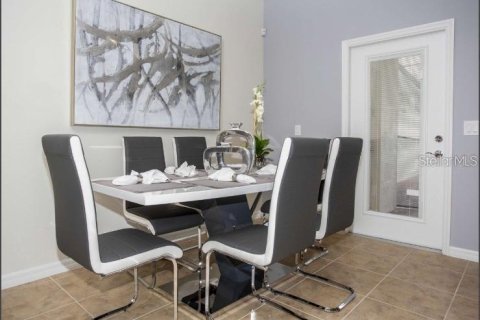 Townhouse in Kissimmee, Florida 5 bedrooms, 210.24 sq.m. № 2156334 - photo 8