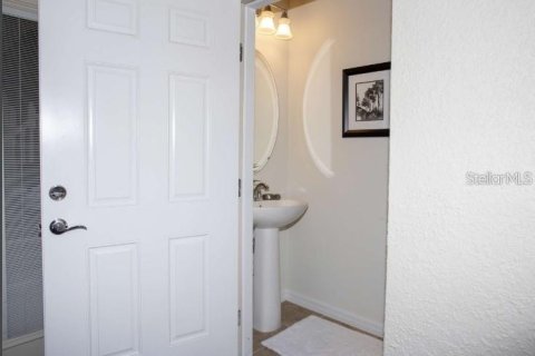 Townhouse in Kissimmee, Florida 5 bedrooms, 210.24 sq.m. № 2156334 - photo 9