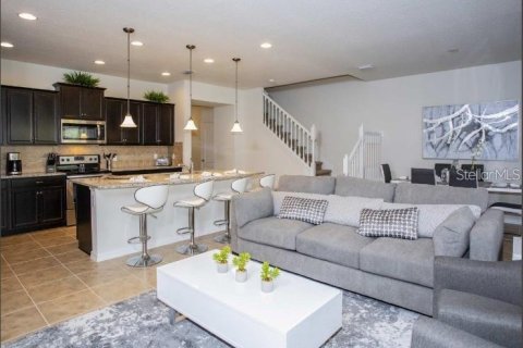 Townhouse in Kissimmee, Florida 5 bedrooms, 210.24 sq.m. № 2156334 - photo 5