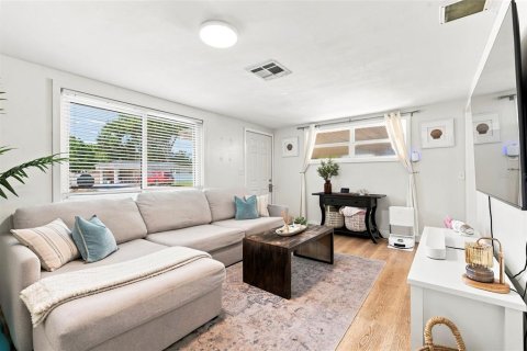 Villa ou maison à vendre à Dunedin, Floride: 2 chambres, 82.5 m2 № 2322605 - photo 8