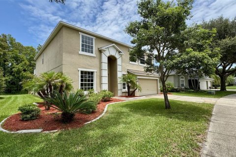 House in Orlando, Florida 4 bedrooms, 294.69 sq.m. № 2321691