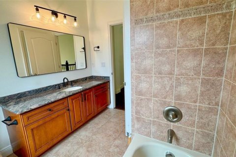 House in Orlando, Florida 4 bedrooms, 294.69 sq.m. № 2321691 - photo 17