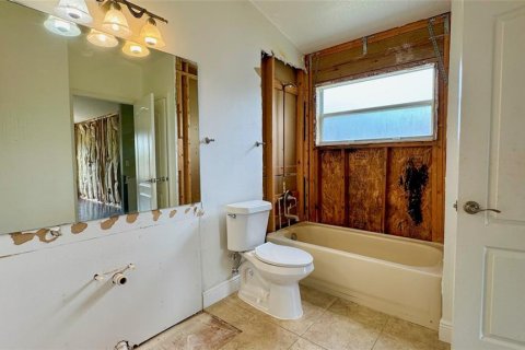 House in Orlando, Florida 4 bedrooms, 294.69 sq.m. № 2321691 - photo 22