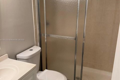 Condo in Plantation, Florida, 2 bedrooms  № 1927616 - photo 8