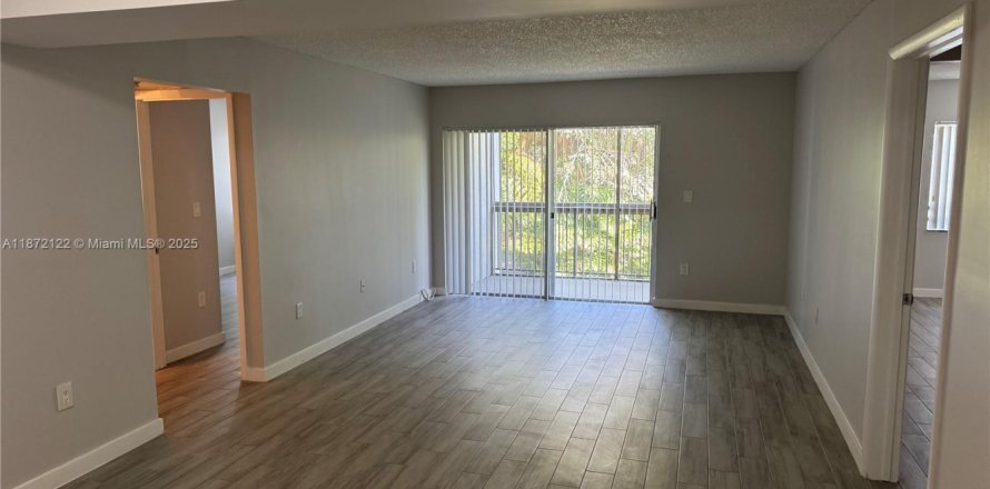 Condo in Plantation, Florida, 2 bedrooms № 1927616