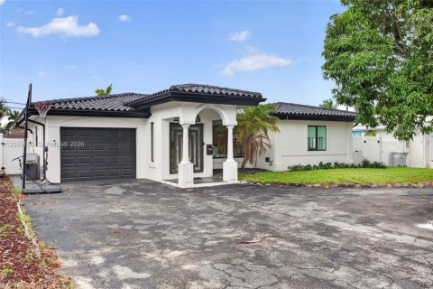 Casa en venta en Pompano Beach, Florida, 3 dormitorios, 178.37 m2 № 2383244 - foto 2