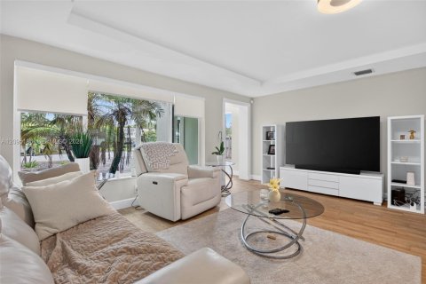 Casa en venta en Pompano Beach, Florida, 3 dormitorios, 178.37 m2 № 2383244 - foto 9