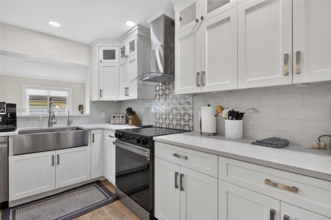 Casa en venta en Pompano Beach, Florida, 3 dormitorios, 178.37 m2 № 2383244 - foto 13