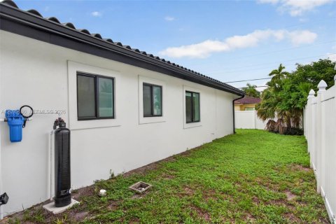 Casa en venta en Pompano Beach, Florida, 3 dormitorios, 178.37 m2 № 2383244 - foto 6