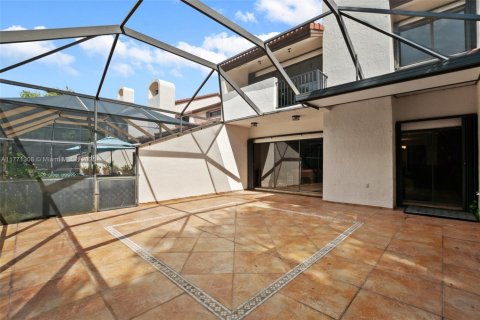 Townhouse in Doral, Florida 2 bedrooms, 198.81 sq.m. № 1735771 - photo 26