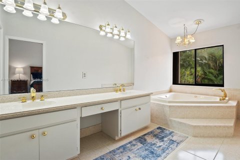 Townhouse in Doral, Florida 2 bedrooms, 198.81 sq.m. № 1735771 - photo 12