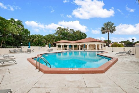 Townhouse in Doral, Florida 2 bedrooms, 198.81 sq.m. № 1735771 - photo 27