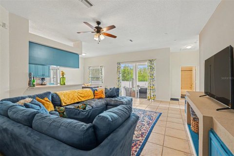 House in Riverview, Florida 4 bedrooms, 196.02 sq.m. № 2226907 - photo 10