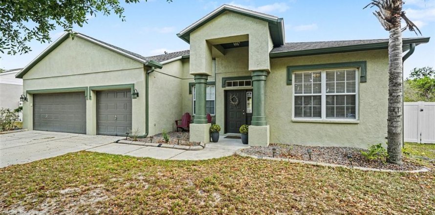 House in Riverview, Florida 4 bedrooms, 196.02 sq.m. № 2226907