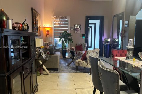 House in Homestead, Florida 4 bedrooms, 181.44 sq.m. № 1880385 - photo 7
