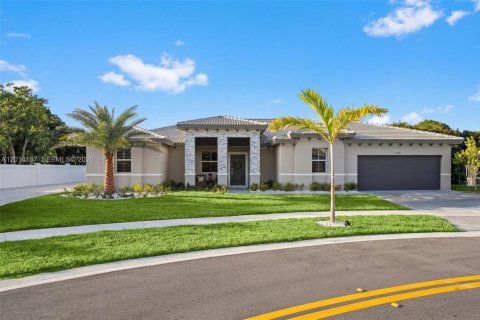 Villa ou maison à Miami, Floride 5 chambres № 2076228