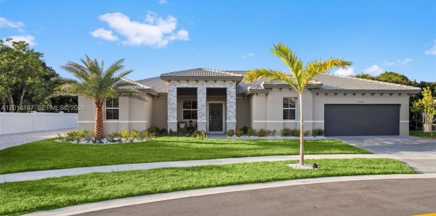 Villa ou maison à Miami, Floride 5 chambres № 2076228