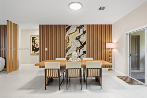 Villa ou maison à vendre à Miami, Floride: 5 chambres № 2076228 - photo 8