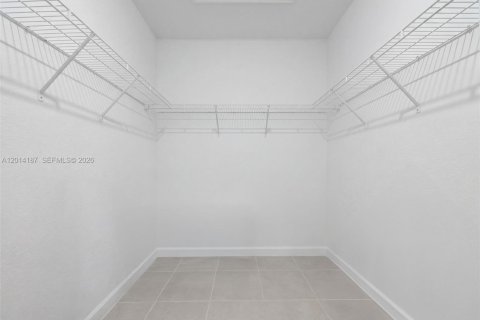 Villa ou maison à vendre à Miami, Floride: 5 chambres № 2076228 - photo 14