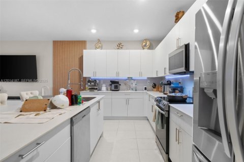 Villa ou maison à vendre à Miami, Floride: 5 chambres № 2076228 - photo 30