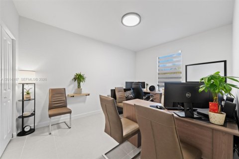 Villa ou maison à vendre à Miami, Floride: 5 chambres № 2076228 - photo 25