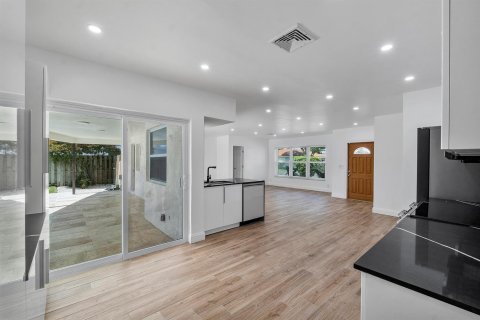 Villa ou maison à vendre à Boca Raton, Floride: 4 chambres, 142.88 m2 № 2397261 - photo 5