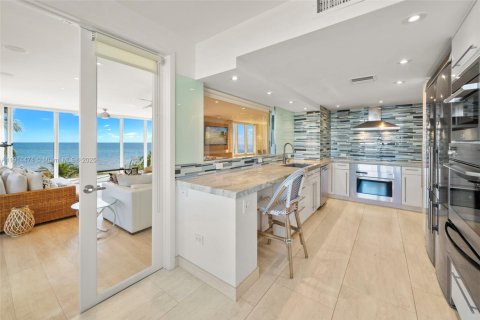 Condo in Key Biscayne, Florida, 3 bedrooms  № 1970983 - photo 26