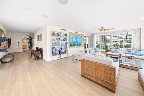 Condo in Key Biscayne, Florida, 3 bedrooms  № 1970983 - photo 5