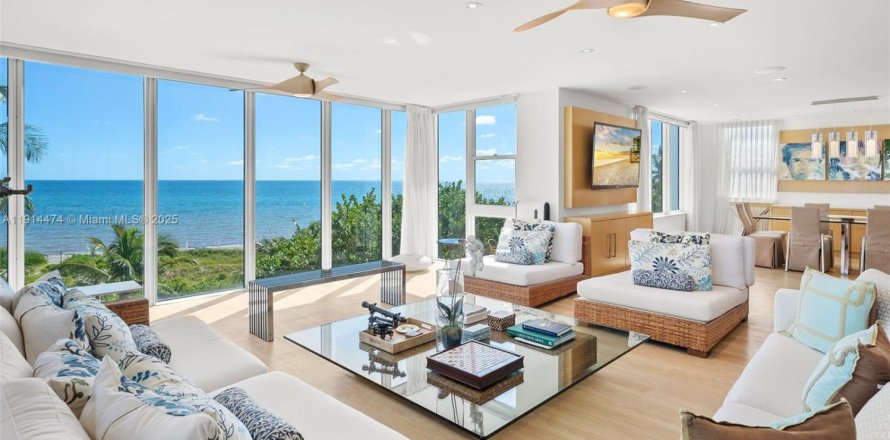 Condo in Key Biscayne, Florida, 3 bedrooms  № 1970983