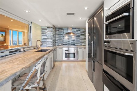 Condo in Key Biscayne, Florida, 3 bedrooms  № 1970983 - photo 23