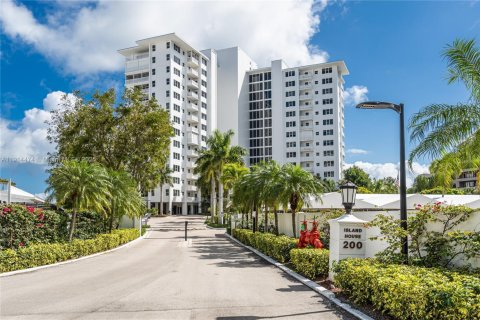 Condo in Key Biscayne, Florida, 3 bedrooms  № 1970983 - photo 8