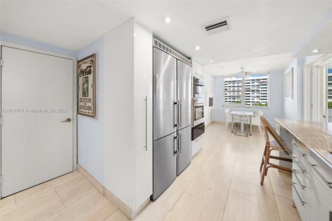 Condo in Key Biscayne, Florida, 3 bedrooms  № 1970983 - photo 24