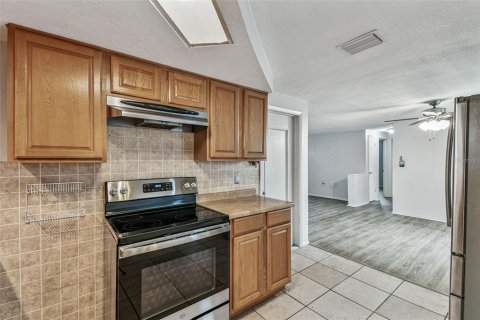 House in Holiday, Florida 2 bedrooms, 91.97 sq.m. № 1898710 - photo 11