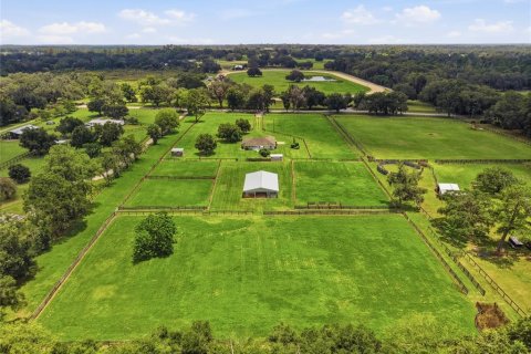 House in Ocala, Florida 3 bedrooms, 224.17 sq.m. № 2267442
