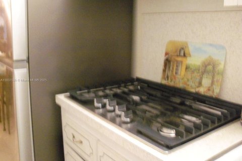 Condo in Miami Gardens, Florida, 1 bedroom  № 2043248 - photo 22