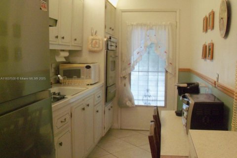 Condo in Miami Gardens, Florida, 1 bedroom  № 2043248 - photo 20