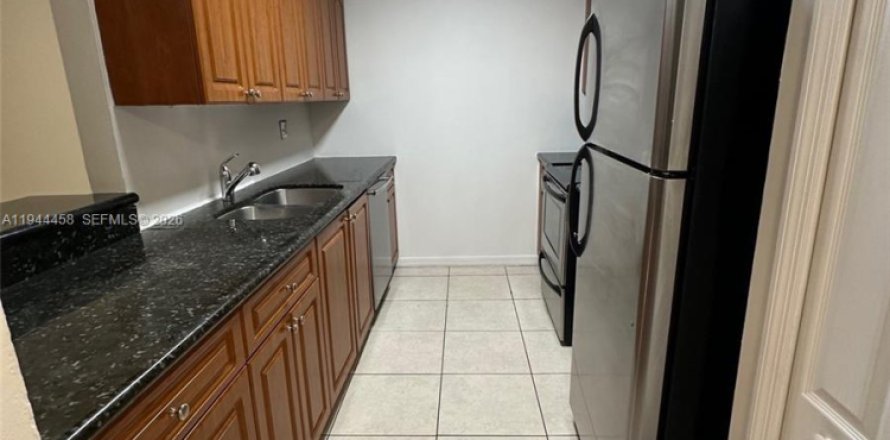 Condo in Miami, Florida, 3 bedrooms  № 2001661