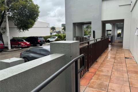 Propiedad comercial en venta en Doral, Florida № 2089297 - foto 6