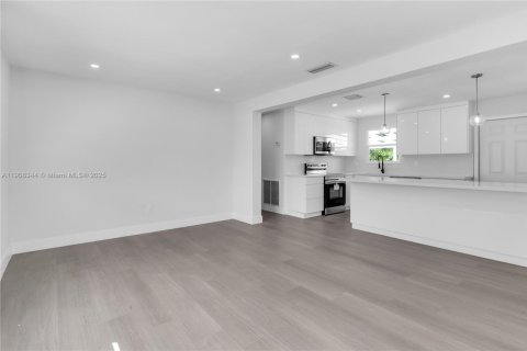 Villa ou maison à vendre à Homestead, Floride: 3 chambres № 1965090 - photo 7