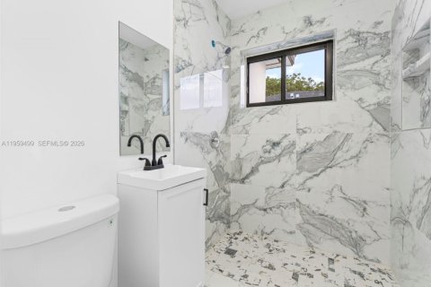 House in Miami, Florida 3 bedrooms, 100.52 sq.m. № 2080644 - photo 20