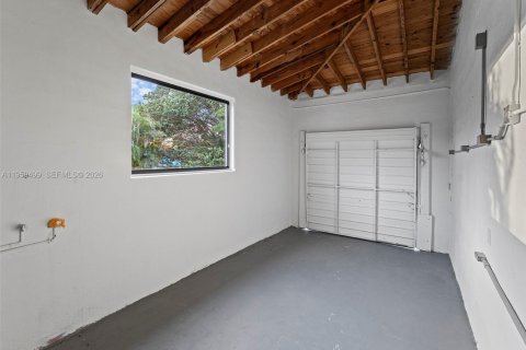 House in Miami, Florida 3 bedrooms, 100.52 sq.m. № 2080644 - photo 23