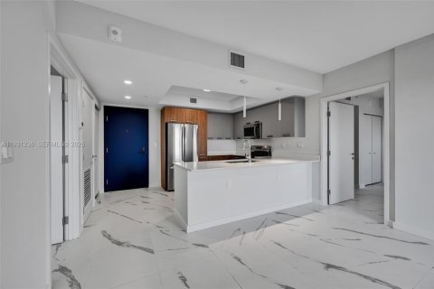 Apartment in North Miami, Florida 2 bedrooms, 83.7 sq.m. № 1994443 - photo 4