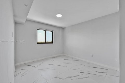 Apartment in North Miami, Florida 2 bedrooms, 83.7 sq.m. № 1994443 - photo 12